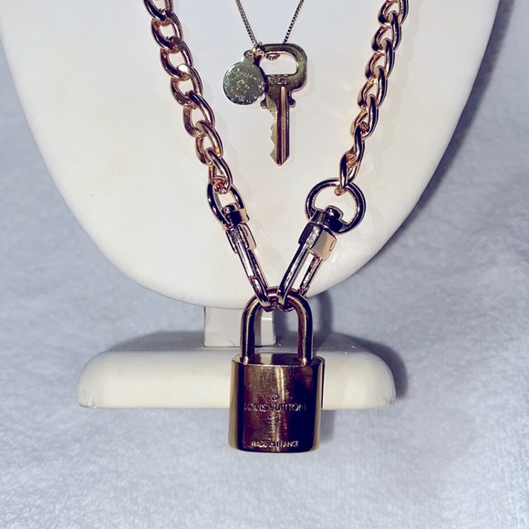 Louis Vuitton Lock and Key #323 Necklace - Picture 13 of 14